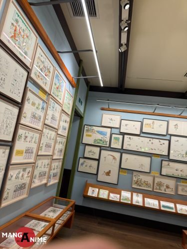 Documentos y dibujos expuestos en el Museo Ghibli de Mitaka